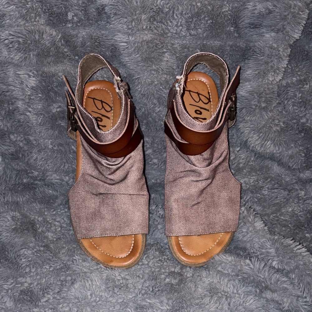 Blowfish Women's Tan and Brown Sandals